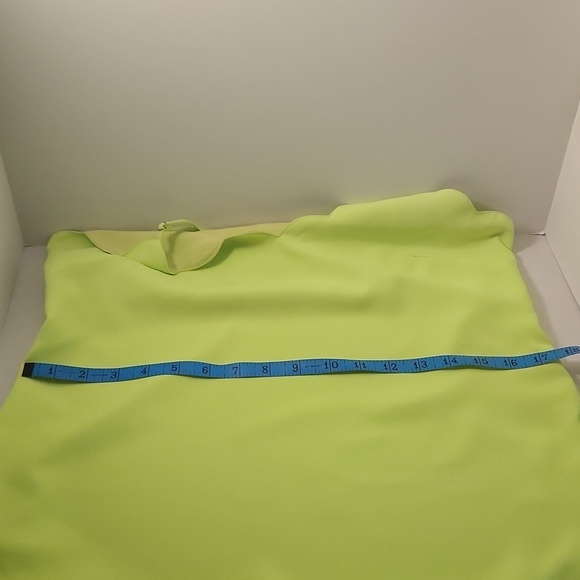 J. Crew Scalloped Shell, Size 4 Measures M-L - Picture 7 of 8